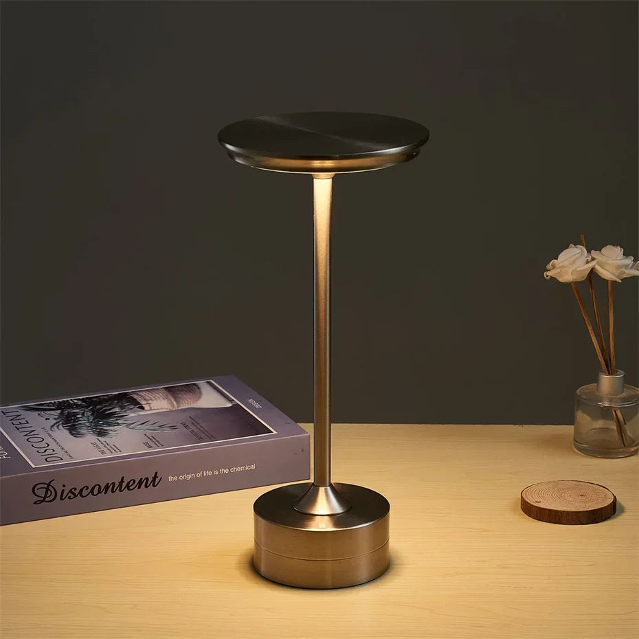 Dimmbare LED-Tischleuchte mit Touch-Bedienung