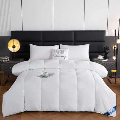 4-Jahreszeiten-Hotelbettdecke 150x200 cm mit atmungsaktiver Füllung