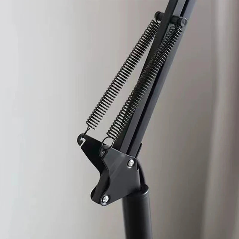 Verstellbare LED-Stehlampe mit Dimmbarer RGB-Beleuchtung