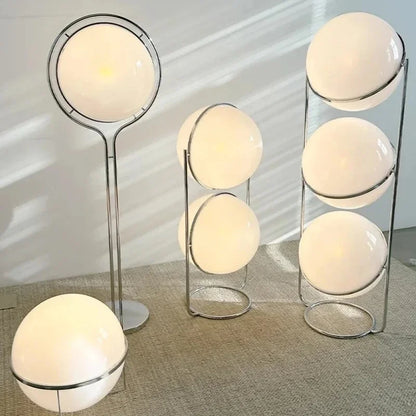 Art-Deco-Stehleuchte mit Acrylkugel und verchromtem Metallgestell