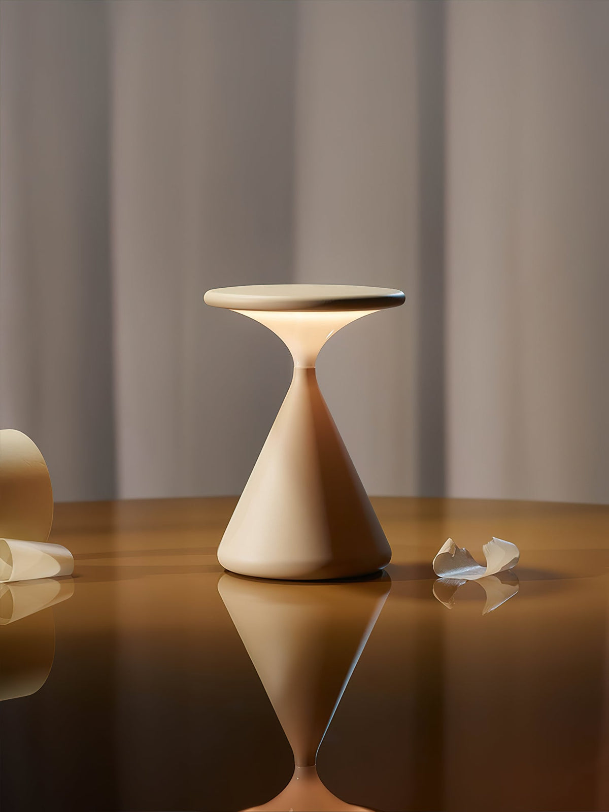 Kabellose LED-Tischleuchte mit Touch-Bedienung und Akku