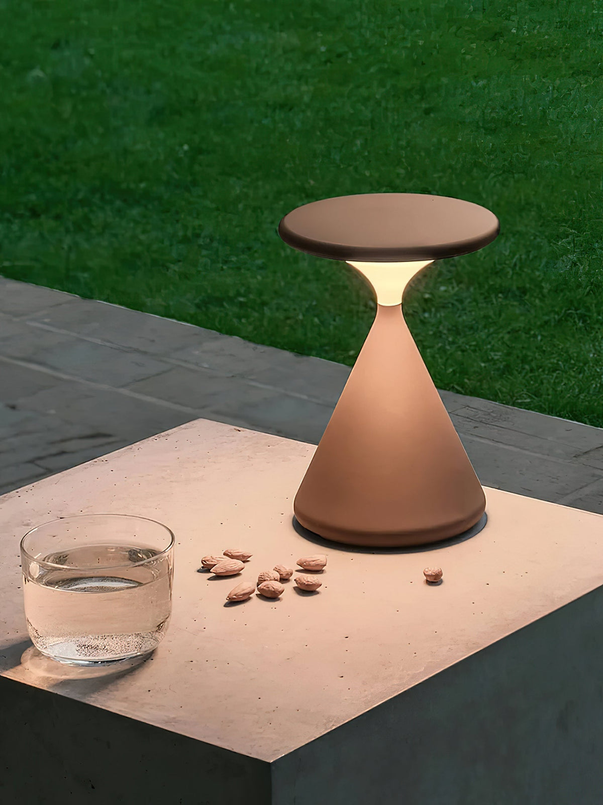 Kabellose LED-Tischleuchte mit Touch-Bedienung und Akku