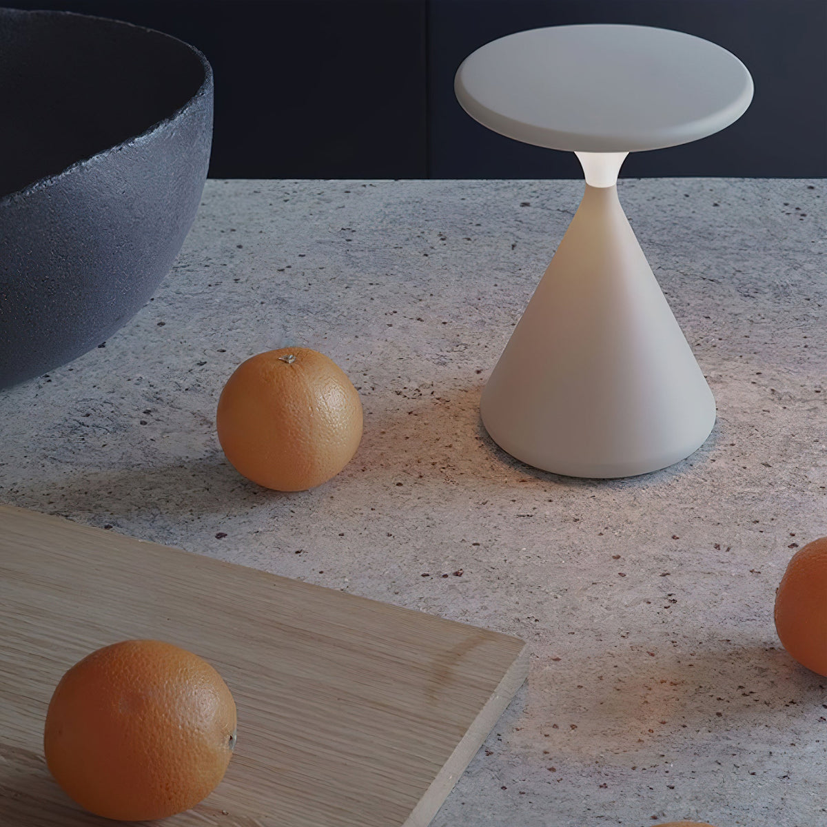 Kabellose LED-Tischleuchte mit Touch-Bedienung und Akku