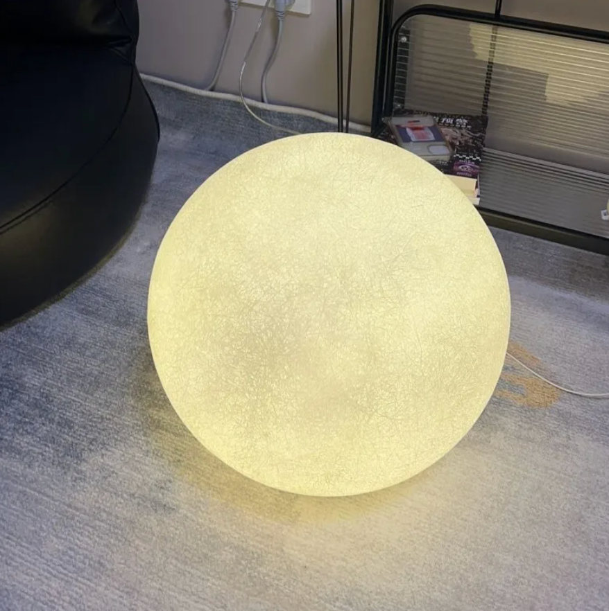 LED-Mond-Stehlampe mit verstellbarer Helligkeit