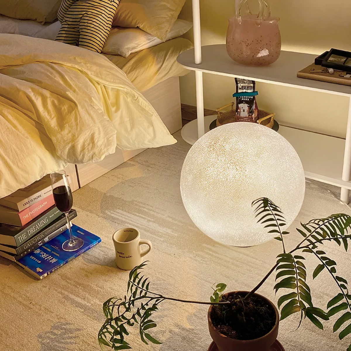 Dimmbare Mond-Stehlampe mit LED-Beleuchtung