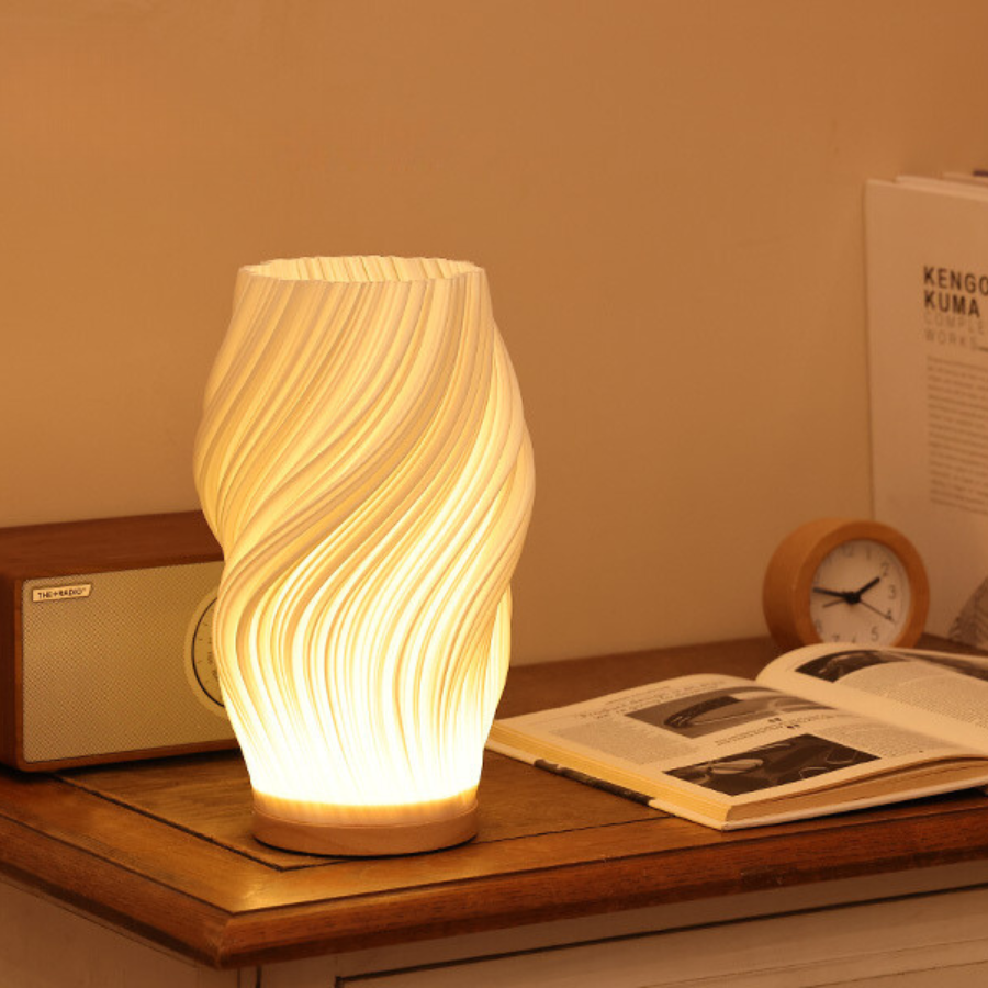 Dimmbare Glas-Tischlampe mit Wellenförmigem Schirm