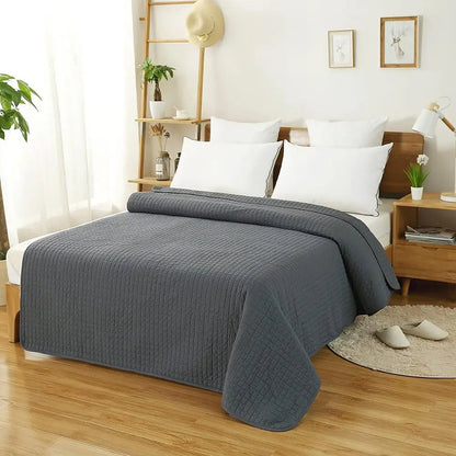 Gesteppte Tagesdecke mit Rautenmuster