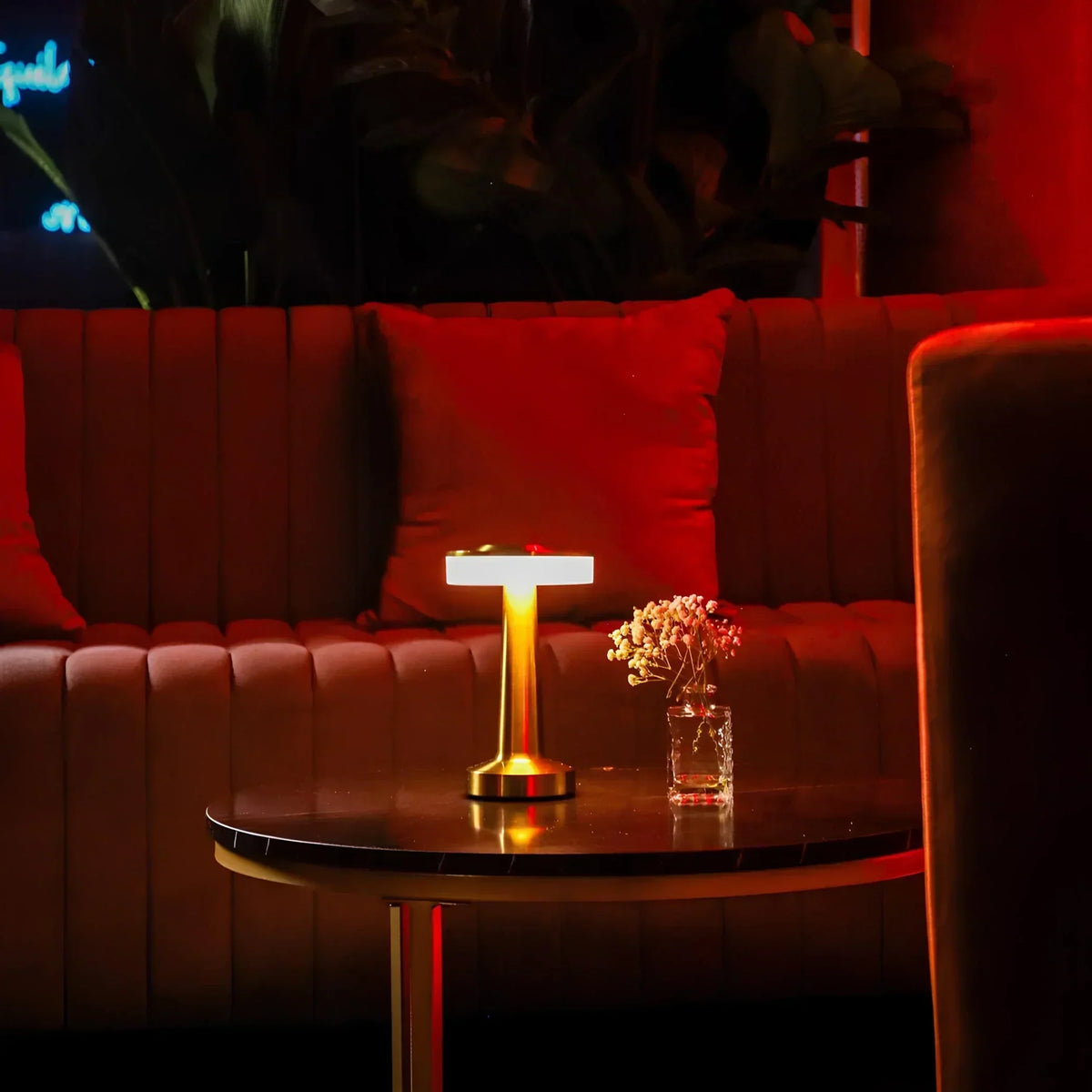 Kabellose LED-Tischleuchte mit Touch-Dimmfunktion