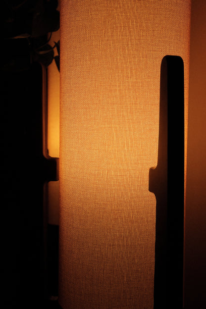 Zen Stehlampe mit Leinenschirm und Holzgestell