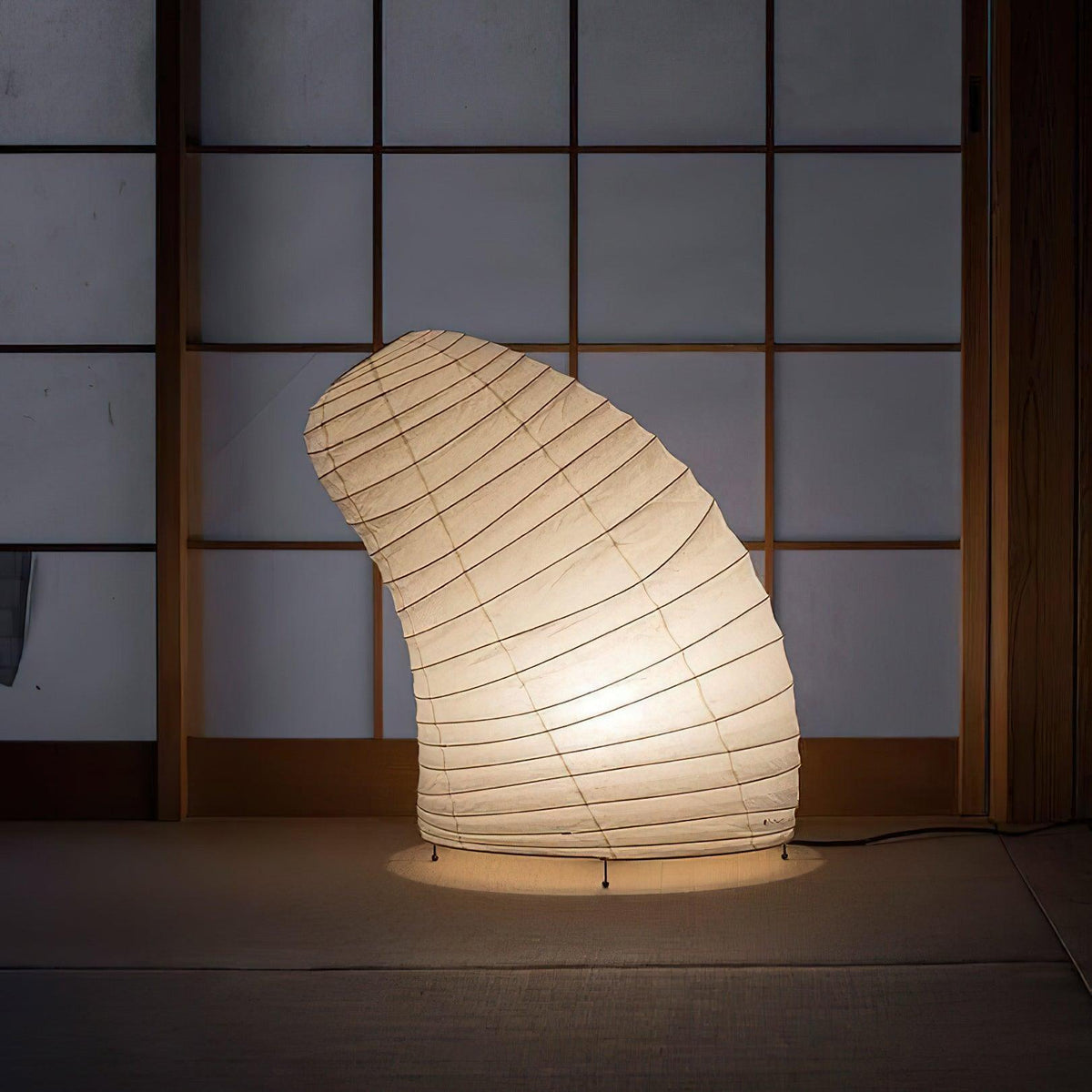 Japanische Laternen-Tischleuchte mit handgefertigtem Maulbeerpapierschirm