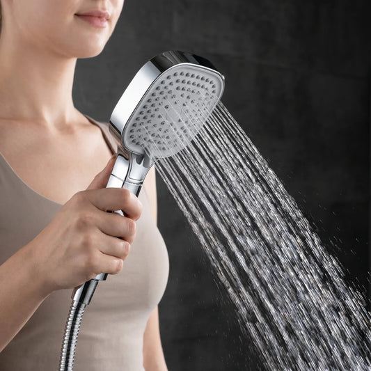 Wassersparende Handbrause mit Filter
