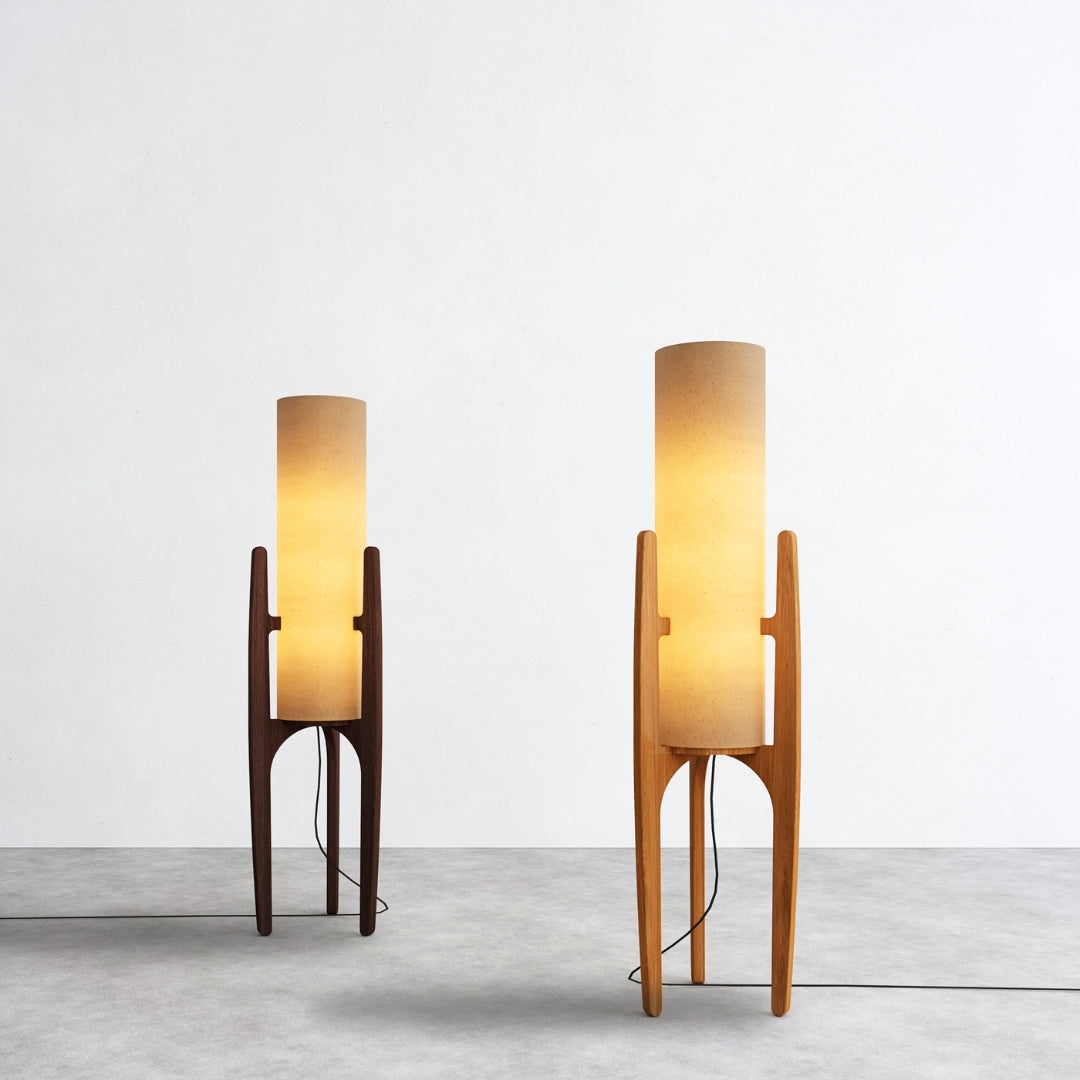 Zen Stehlampe mit Leinenschirm und Holzgestell