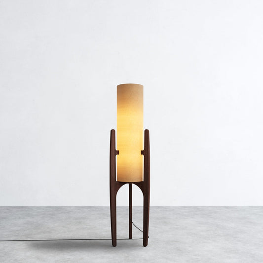 Zen Stehlampe mit Leinenschirm und Holzgestell
