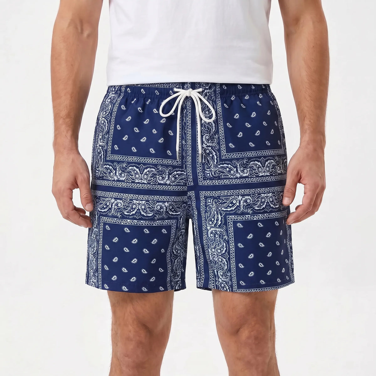 Herren-Badeshorts mit Bandana-Print und Kordelzug