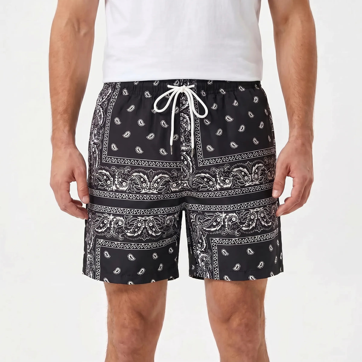 Herren-Badeshorts mit Bandana-Print und Kordelzug