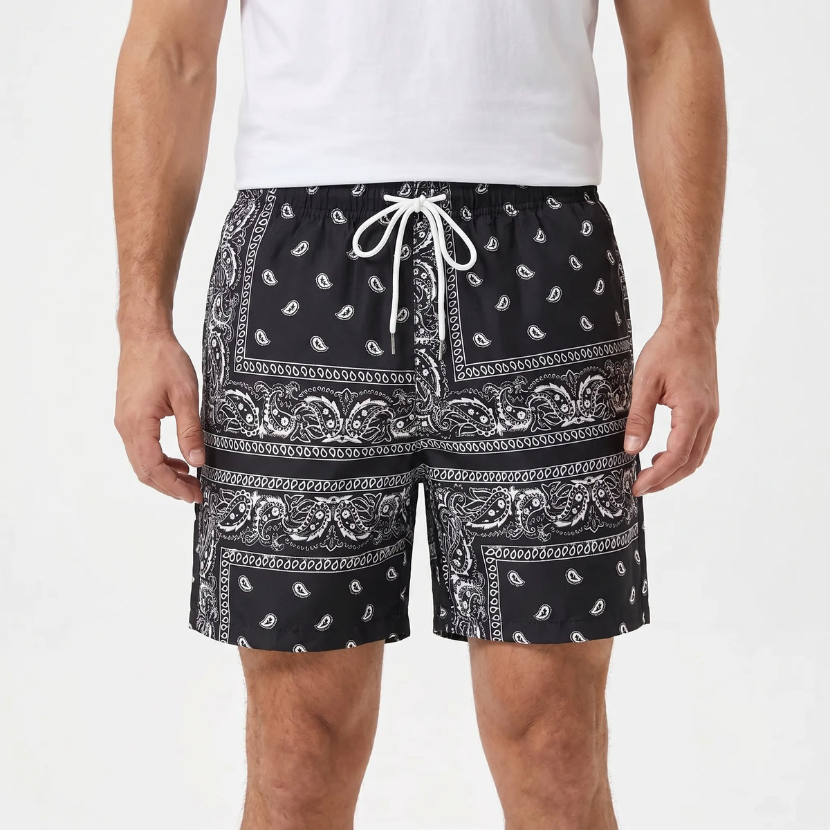 Herren-Badeshorts mit Bandana-Print und Kordelzug