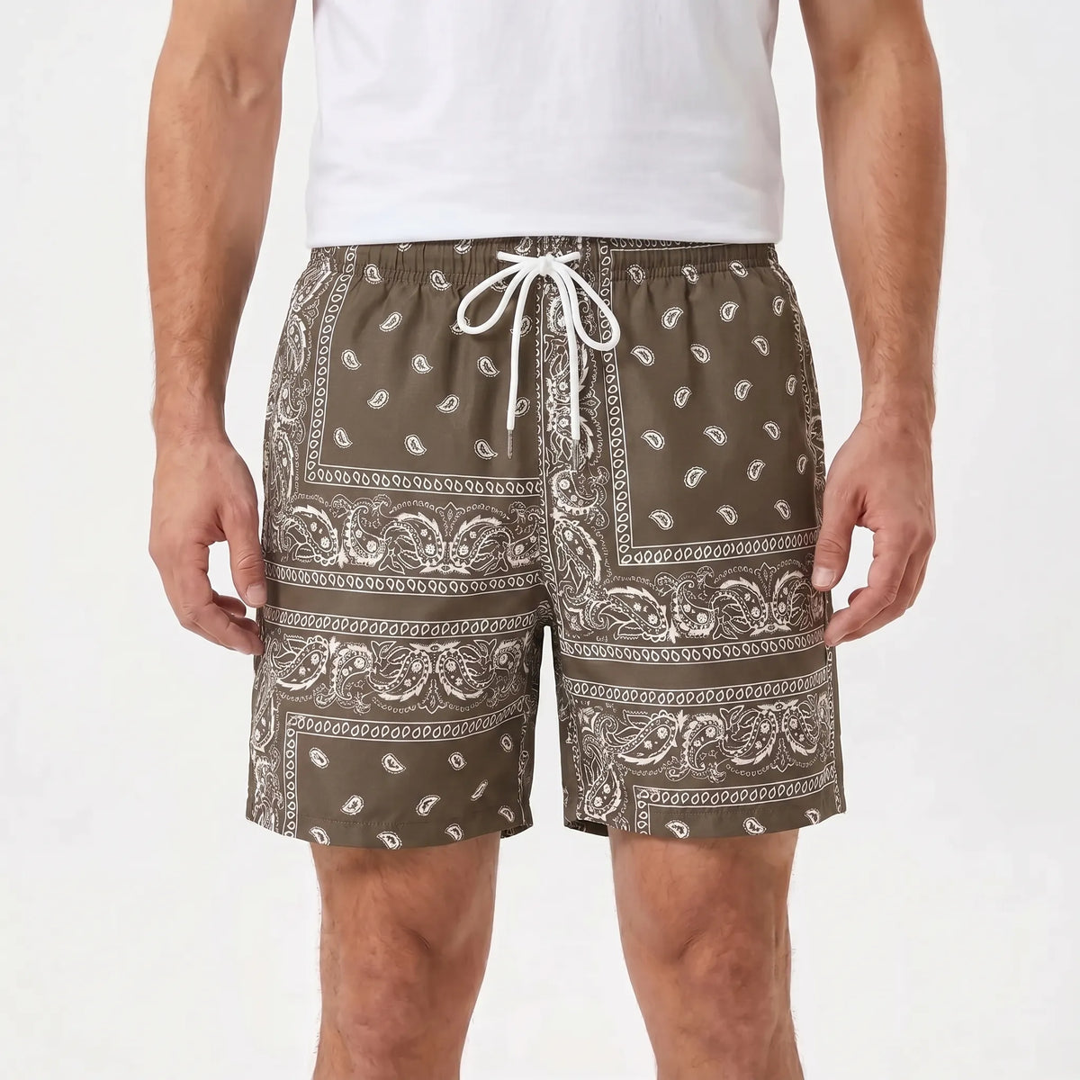 Herren-Badeshorts mit Bandana-Print und Kordelzug