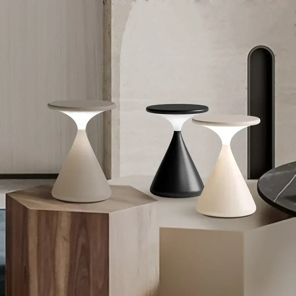 Dimmbare LED-Tischleuchte mit Akku in Sanduhrform