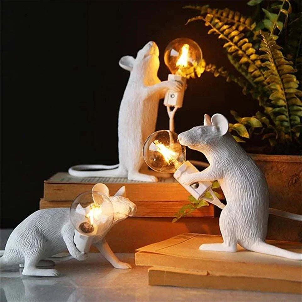 Design-Maus-Tischleuchte aus Resin mit Leuchtmittel