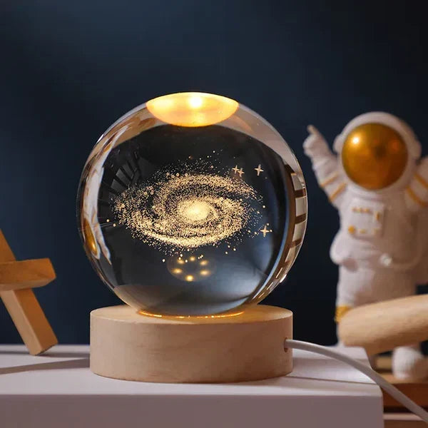 3D-Kristallkugel mit LED-Holzsockel