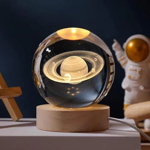3D-Kristallkugel mit LED-Holzsockel