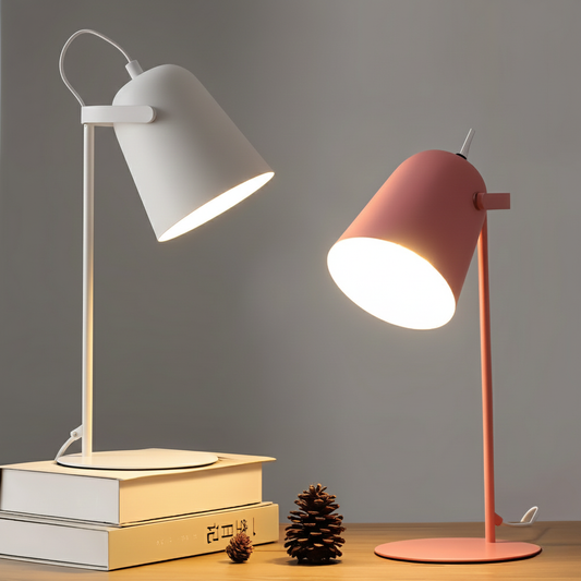 Skandinavische Schreibtischlampe mit Verstellbarem Arm