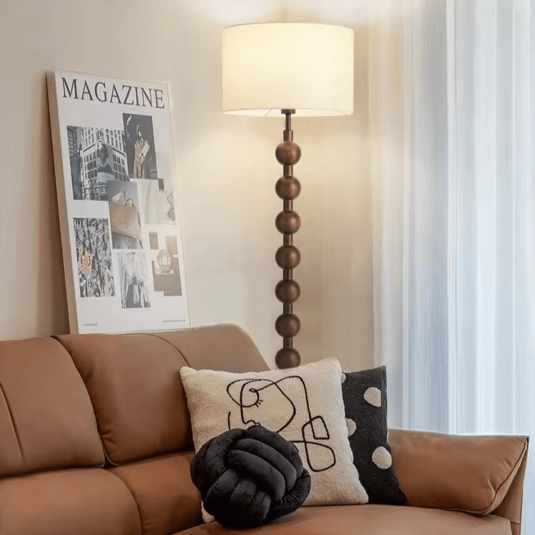 Japandi-Stehlampe aus Holz mit Leinenschirm 170 cm