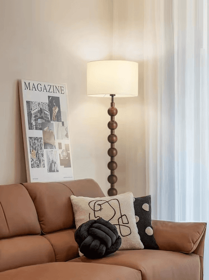 Japandi-Stehlampe aus Holz mit Leinenschirm 170 cm