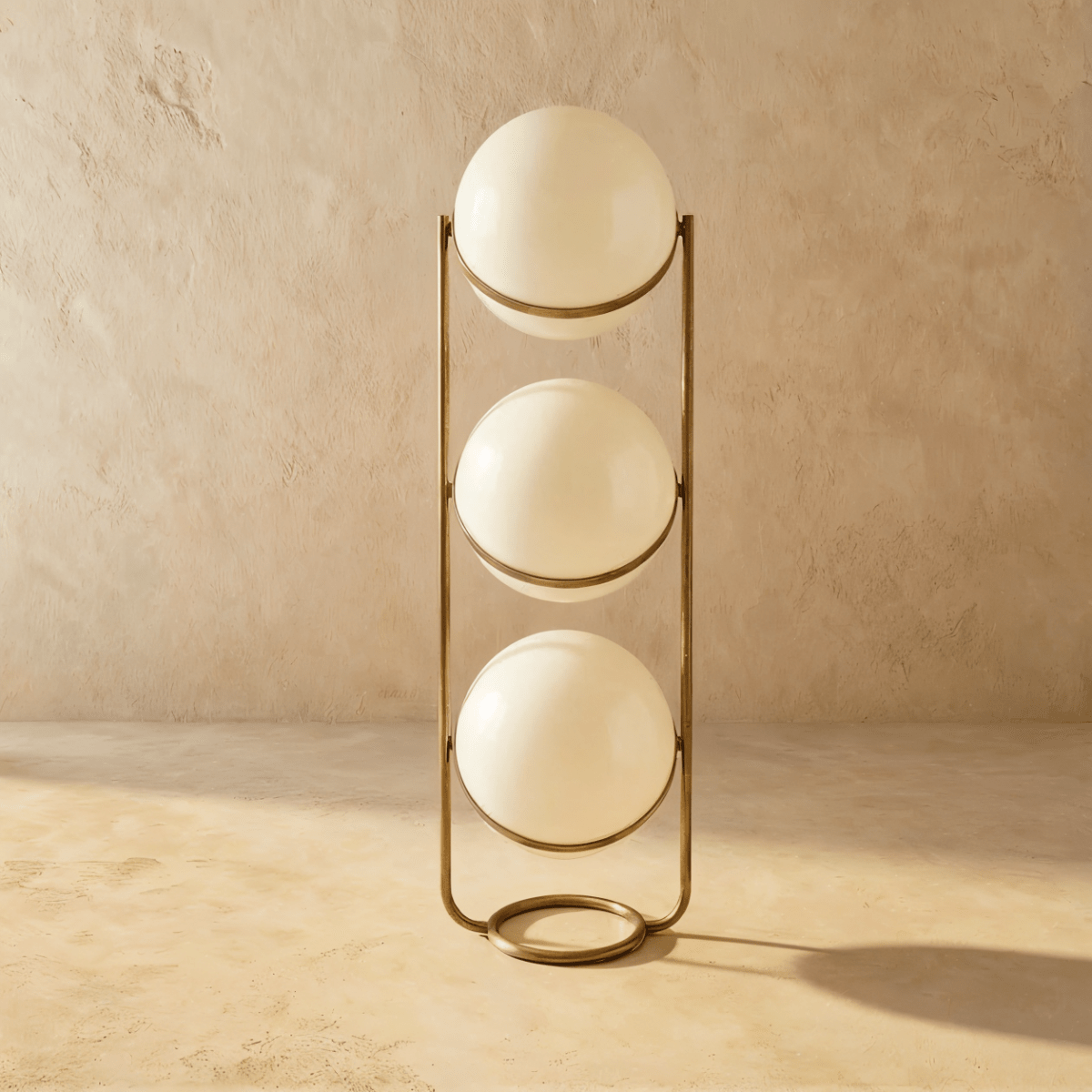 Minimalistische Stehlampe aus massivem Stahl mit stabiler Basis