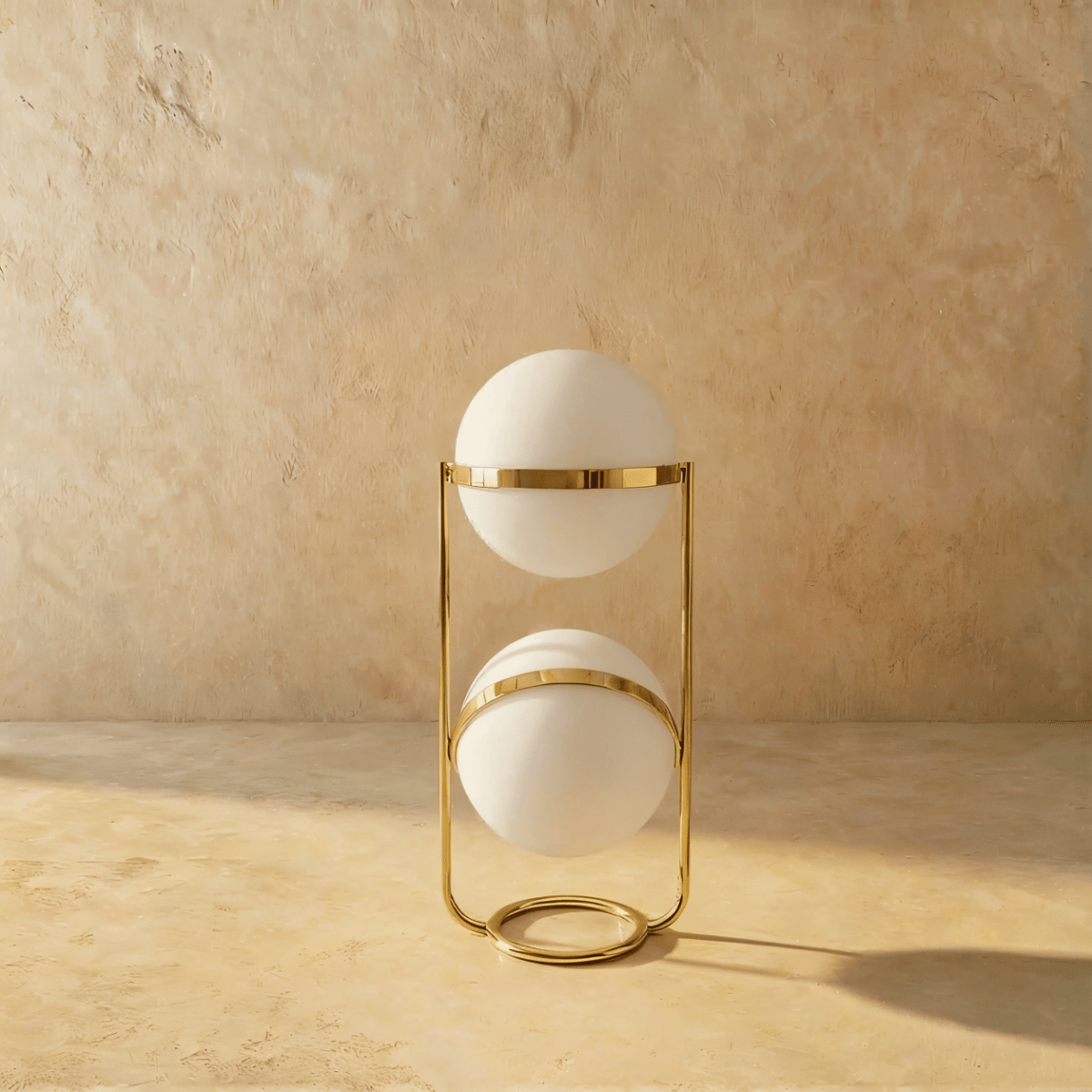 Minimalistische Stehlampe aus massivem Stahl mit stabiler Basis