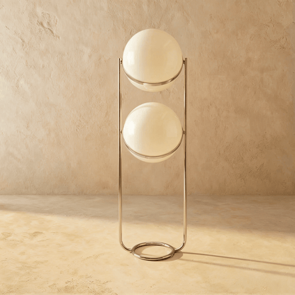 Minimalistische Stehlampe aus massivem Stahl mit stabiler Basis